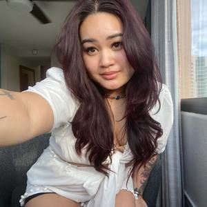 Meet your Posher, Dominique